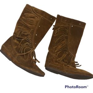Minnetonka Fringe Leather Calf Height Moccasin Boots